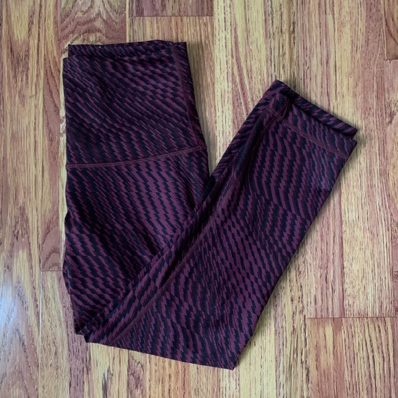 EXCLUSIVE LULU LEMON high waisted crops - Picture 2 of 5